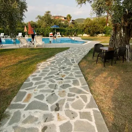 Nefeli Hotel 2*